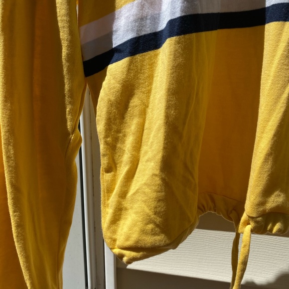 Hollister crop top - Picture 3 of 6